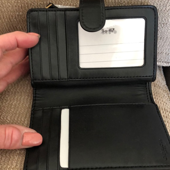 NWT Coach wallet - Picture 2 of 4